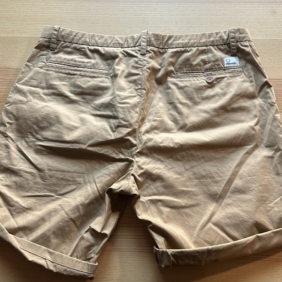 Fred Perry shorts in tan size 34” - Picture 6 of 7